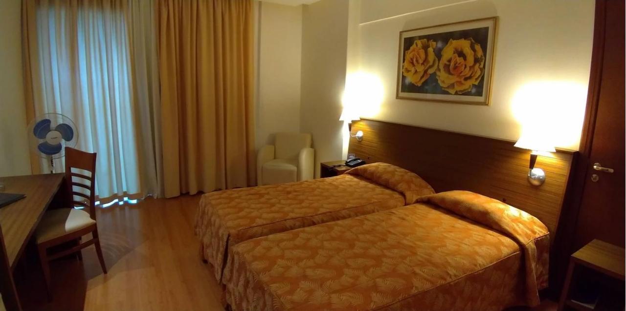 Master Plaza Hotel 바르바세나 외부 사진